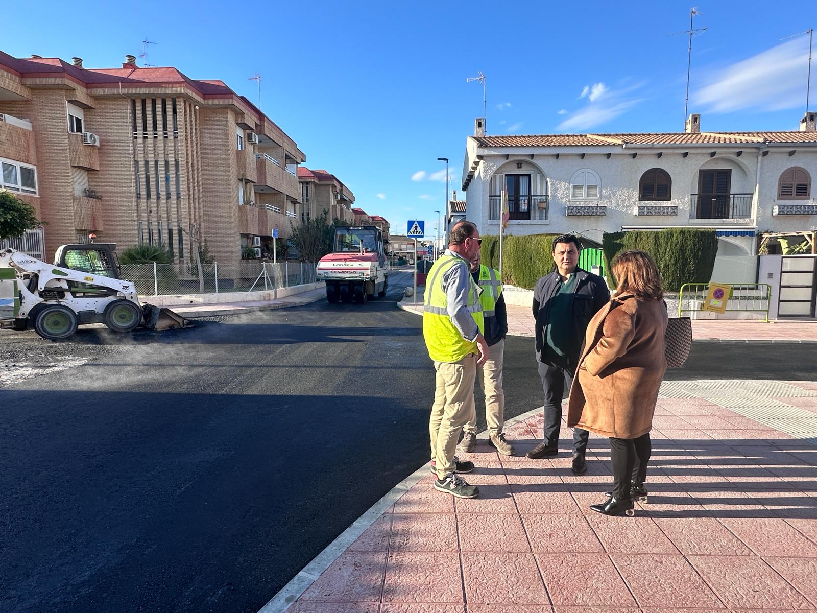 El Ayuntamiento invierte 400.000 euros en la renovación urbanística de varias calles en Santiago de la Ribera 